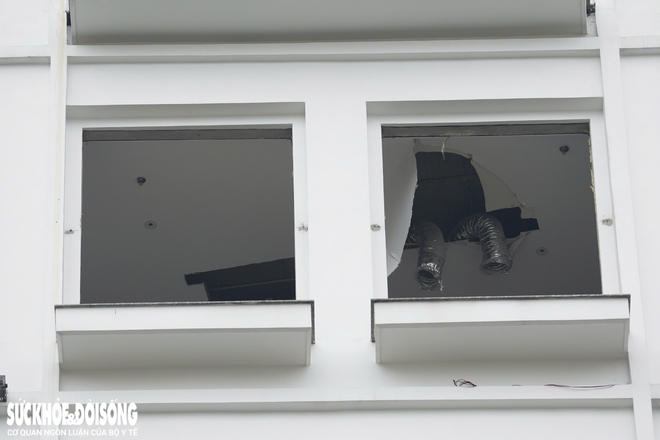 Tháo dỡ khách sạn trăm tỉ trên 'đất vàng' cạnh Hồ Gươm- Ảnh 5. Tháo dỡ khách sạn trăm tỉ trên 'đất vàng' cạnh Hồ Gươm- Ảnh 5.