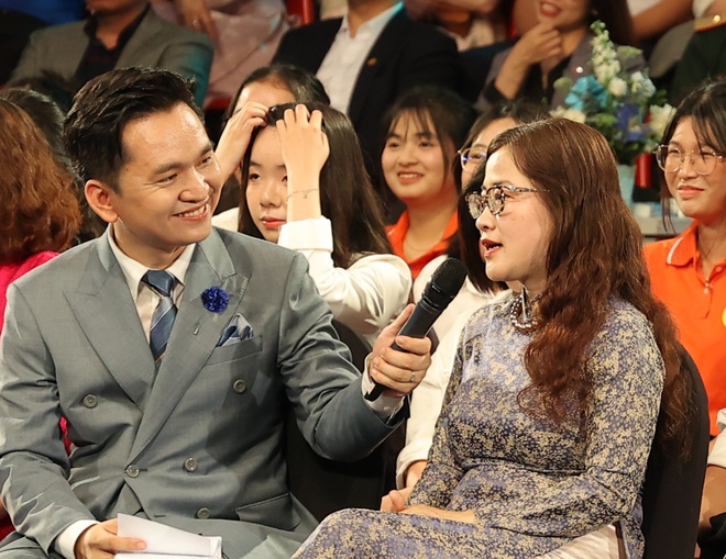 Phó Chủ tịch Quốc hội Nguyễn Thị Thanh: Chủ động chăm sóc sức khỏe, nền tảng cho phát triển bền vững- Ảnh 5.