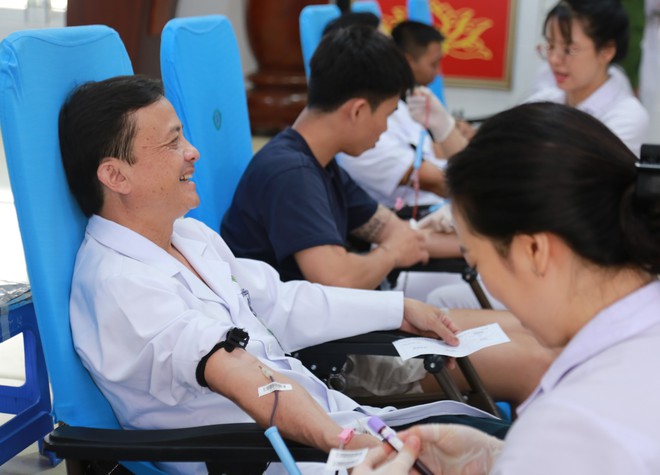Ngành Y tế Nghệ An hiến máu, giữ nhịp điều trị- Ảnh 5. Ngành Y tế Nghệ An hiến máu, giữ nhịp điều trị- Ảnh 5.