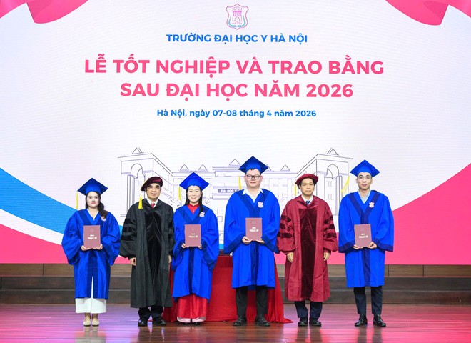 Trường Đại học Y Hà Nội ‘tiếp lửa’ cho hơn 1.200 chuyên gia y tế chất lượng cao- Ảnh 2.