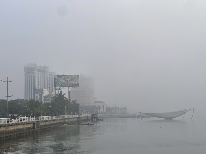 Đồng Hới chìm trong sương mù- Ảnh 7.