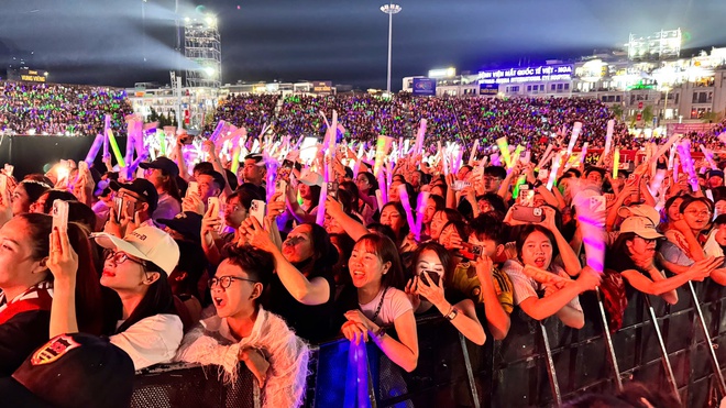 'Bữa tiệc cảm xúc' đêm nghệ thuật Carnaval Hạ Long 2026- Ảnh 16.