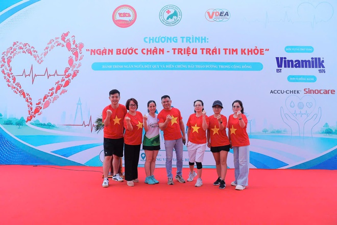 Mỗi bước chân là một “liều thuốc”: Lan tỏa tinh thần sống khỏe, phòng bệnh từ sớm- Ảnh 8. Mỗi bước chân là một “liều thuốc”: Lan tỏa tinh thần sống khỏe, phòng bệnh từ sớm- Ảnh 8.
