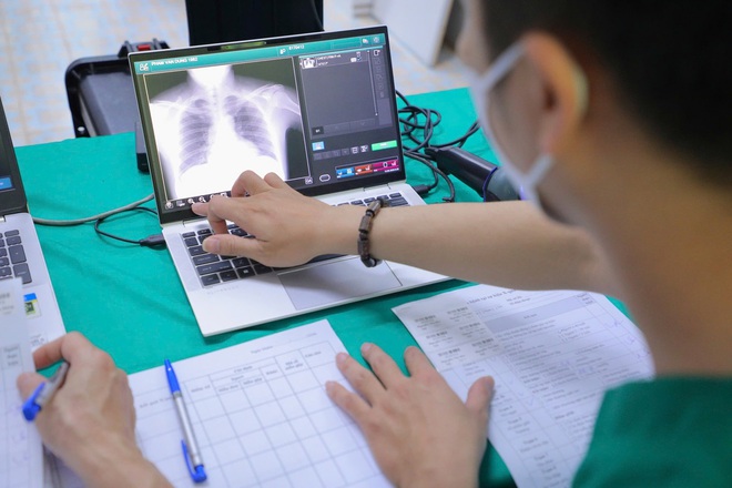 Gần 2.000 người dân vùng cao được khám sức khỏe, sàng lọc lao miễn phí- Ảnh 6. Gần 2.000 người dân vùng cao được khám sức khỏe, sàng lọc lao miễn phí- Ảnh 6.