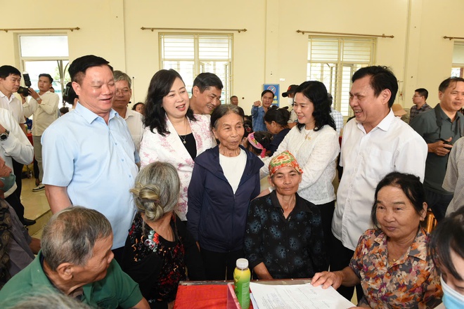 Bộ trưởng Đào Hồng Lan: Chăm sóc sức khỏe người dân từ sớm, từ xa và ngay tại cơ sở- Ảnh 4.