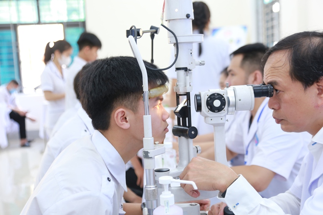 Hơn 15.000 người dân Nghệ An được khám sức khỏe miễn phí trong ngày đầu ra quân- Ảnh 13. Hơn 15.000 người dân Nghệ An được khám sức khỏe miễn phí trong ngày đầu ra quân- Ảnh 13.