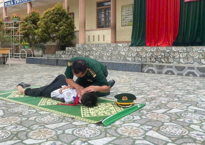 Chung tay dựng 'lá chắn' phòng chống đuối nước cho trẻ em trong mùa hè- Ảnh 5. Chung tay dựng 'lá chắn' phòng chống đuối nước cho trẻ em trong mùa hè- Ảnh 5.