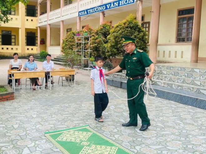 Chung tay dựng 'lá chắn' phòng chống đuối nước cho trẻ em trong mùa hè- Ảnh 6. Chung tay dựng 'lá chắn' phòng chống đuối nước cho trẻ em trong mùa hè- Ảnh 6.