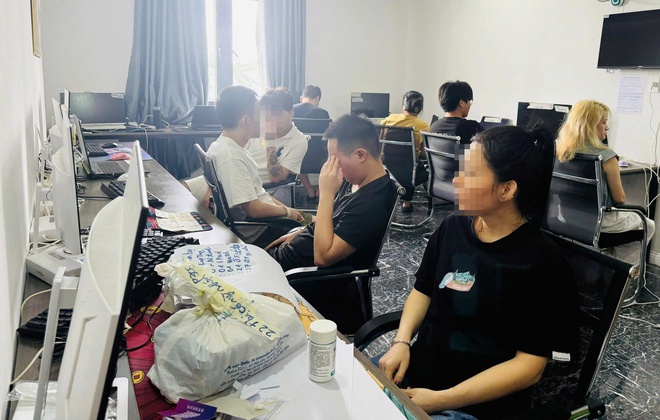 Phát hiện nhiều người nước ngoài thuê khách sạn lập 'ổ' lừa đảo công nghệ cao ở TPHCM - Ảnh 6.