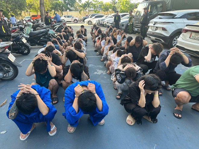 Từ đối tượng nghiện, công an TPHCM bắt 140 người trong đường dây ma túy liên tỉnh- Ảnh 2. Từ đối tượng nghiện, công an TPHCM bắt 140 người trong đường dây ma túy liên tỉnh- Ảnh 2.