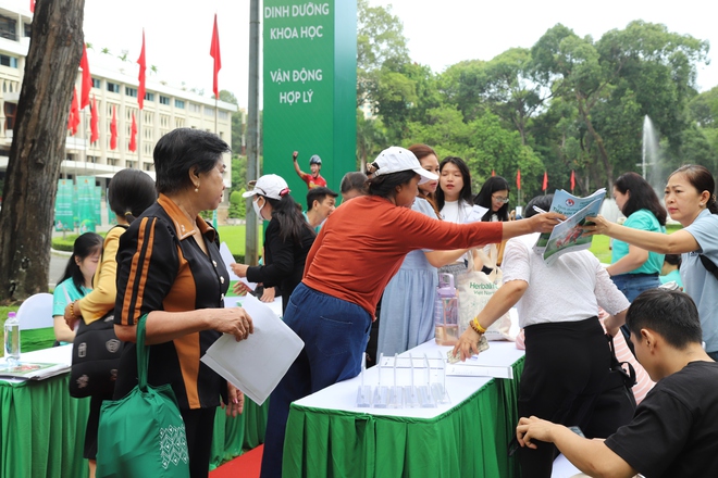 Bùng nổ các hoạt động tại Ngày Dinh dưỡng cộng đồng Việt Nam lần thứ 6- Ảnh 4. Bùng nổ các hoạt động tại Ngày Dinh dưỡng cộng đồng Việt Nam lần thứ 6- Ảnh 4.