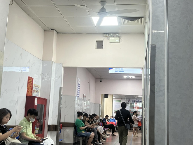 Những khoảng mát giữa bệnh viện ngày nắng nóng- Ảnh 8. Những khoảng mát giữa bệnh viện ngày nắng nóng- Ảnh 8.