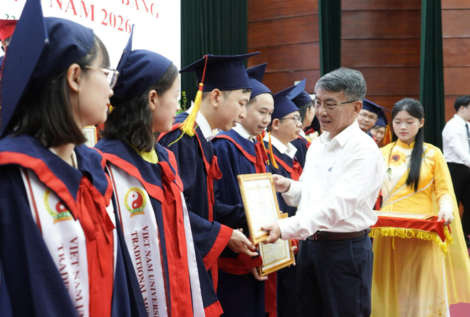Trao bằng cho 218 học viên sau đại học trong lĩnh vực Y - Dược học cổ truyền- Ảnh 2.