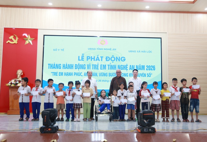 Trẻ em cần được bảo vệ cả ngoài đời thực lẫn trên không gian mạng- Ảnh 6. Trẻ em cần được bảo vệ cả ngoài đời thực lẫn trên không gian mạng- Ảnh 6.