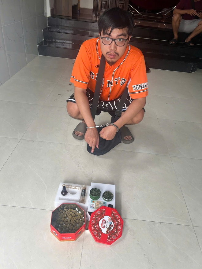 Từ một đối tượng sử dụng ma tuý, Công an TPHCM triệt phá 5 đường dây ma túy- Ảnh 2. Từ một đối tượng sử dụng ma tuý, Công an TPHCM triệt phá 5 đường dây ma túy- Ảnh 2.