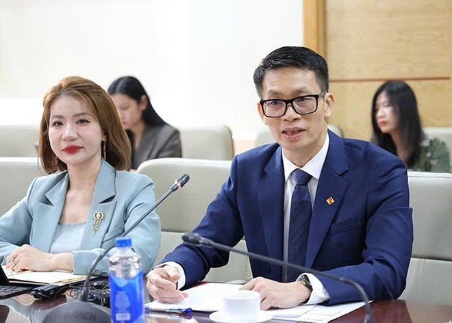 Bộ trưởng Bộ Y tế Đào Hồng Lan tiếp, làm việc với Lãnh đạo cấp cao Tập đoàn Hetero Labs Limited, Ấn Độ
- Ảnh 5. Bộ trưởng Bộ Y tế Đào Hồng Lan tiếp, làm việc với Lãnh đạo cấp cao Tập đoàn Hetero Labs Limited, Ấn Độ
- Ảnh 5.