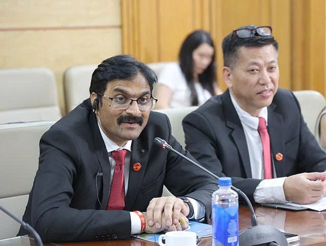 Bộ trưởng Bộ Y tế Đào Hồng Lan tiếp, làm việc với Lãnh đạo cấp cao Tập đoàn Hetero Labs Limited, Ấn Độ
- Ảnh 3. Bộ trưởng Bộ Y tế Đào Hồng Lan tiếp, làm việc với Lãnh đạo cấp cao Tập đoàn Hetero Labs Limited, Ấn Độ
- Ảnh 3.