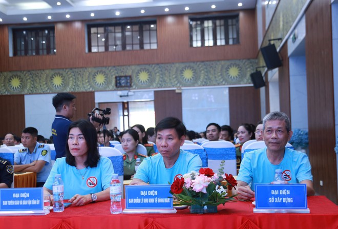 Vạch trần 'bẫy' thuốc lá điện tử đang len lỏi vào giới trẻ
- Ảnh 4.
