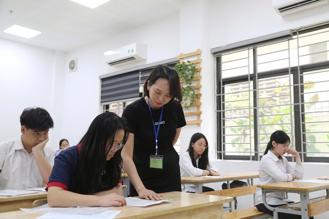 Gần 125.000 thí sinh Hà Nội hoàn tất thủ tục trước ngày thi lớp 10- Ảnh 6.
