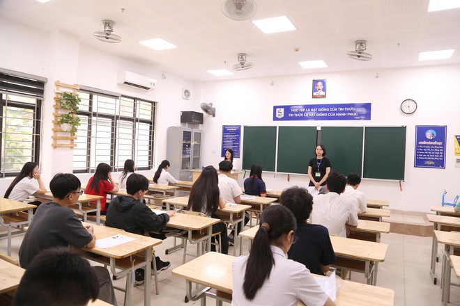 Gần 125.000 thí sinh Hà Nội hoàn tất thủ tục trước ngày thi lớp 10- Ảnh 7.