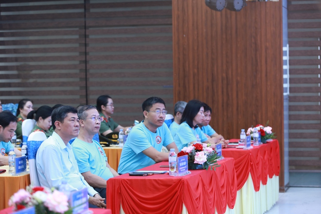Vạch trần 'bẫy' thuốc lá điện tử đang len lỏi vào giới trẻ
- Ảnh 1.