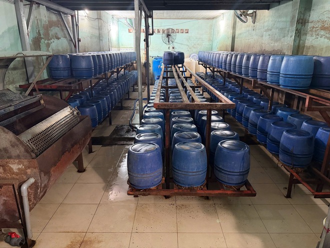 Hơn 1.000 tấn giá đỗ ngâm 'nước kẹo' tuồn vào các chợ, quán ăn ở Bình Thạnh, Gò Vấp cũ- Ảnh 6. Hơn 1.000 tấn giá đỗ ngâm 'nước kẹo' tuồn vào các chợ, quán ăn ở Bình Thạnh, Gò Vấp cũ- Ảnh 6.