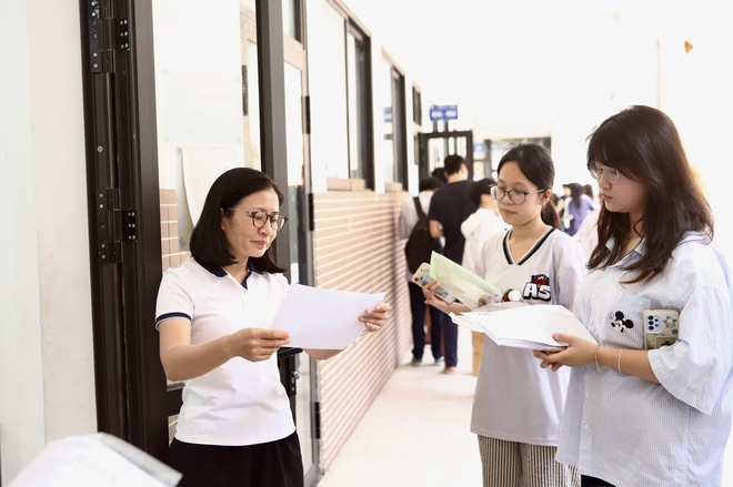 Ảnh: Thí sinh rạng rỡ đi làm thủ tục dự thi tốt nghiệp THPT năm 2026- Ảnh 9. Ảnh: Thí sinh rạng rỡ đi làm thủ tục dự thi tốt nghiệp THPT năm 2026- Ảnh 9.