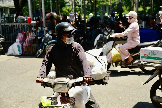 Bảo vệ sức khỏe mùa nắng nóng: Sốc nhiệt và đột quỵ - nỗi ám ảnh của thời tiết cực đoan- Ảnh 2. Bảo vệ sức khỏe mùa nắng nóng: Sốc nhiệt và đột quỵ - nỗi ám ảnh của thời tiết cực đoan- Ảnh 2.