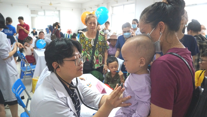 TPHCM đồng loạt khám sức khỏe miễn phí cho người dân từ xã đảo tới nội thành- Ảnh 4. TPHCM đồng loạt khám sức khỏe miễn phí cho người dân từ xã đảo tới nội thành- Ảnh 4.