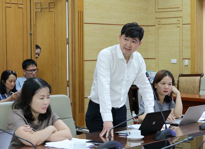 Thứ trưởng Nguyễn Tri Thức thúc đẩy phân phối thuốc thông minh , giảm đầu mối trung gian - Ảnh 8. Thứ trưởng Nguyễn Tri Thức thúc đẩy phân phối thuốc thông minh , giảm đầu mối trung gian - Ảnh 8.