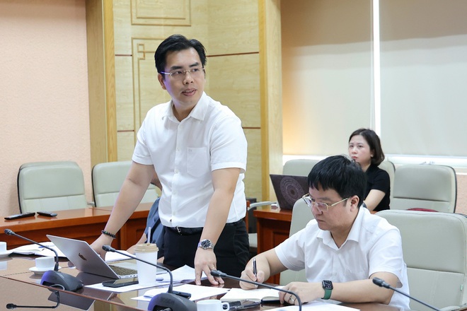 Thứ trưởng Nguyễn Tri Thức thúc đẩy phân phối thuốc thông minh , giảm đầu mối trung gian - Ảnh 7. Thứ trưởng Nguyễn Tri Thức thúc đẩy phân phối thuốc thông minh , giảm đầu mối trung gian - Ảnh 7.