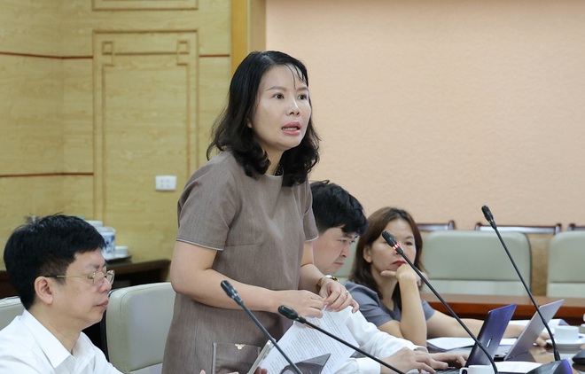 Thứ trưởng Nguyễn Tri Thức thúc đẩy phân phối thuốc thông minh , giảm đầu mối trung gian - Ảnh 4. Thứ trưởng Nguyễn Tri Thức thúc đẩy phân phối thuốc thông minh , giảm đầu mối trung gian - Ảnh 4.