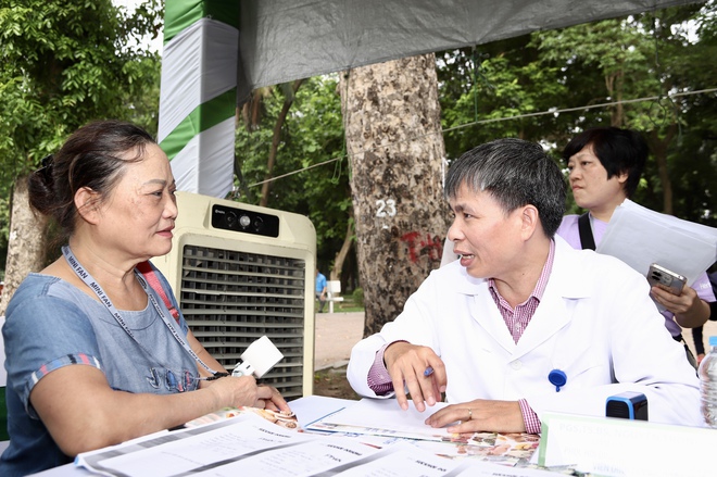 Ngày Dinh dưỡng cộng đồng Việt Nam lần thứ 7: Chuyên gia tận tâm tư vấn, đồng hành cùng người dân chăm sóc sức khỏe - Ảnh 2.