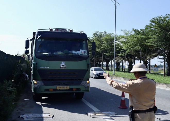 Hà Nội xử lý hơn 1.600 vi phạm trong hoạt động vận tải hàng hóa- Ảnh 3.