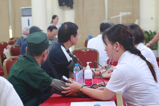 Thầy thuốc tri ân người có công bằng hành động thiết thực- Ảnh 8.