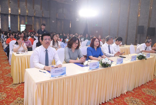 Thứ trưởng Nguyễn Thị Liên Hương xúc động phát động Cuộc thi tôn vinh những người thầm lặng giữ 'lá chắn' sức khỏe cộng đồng- Ảnh 3.