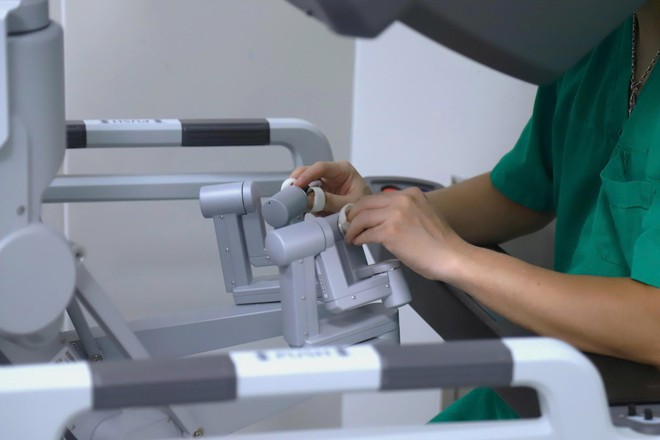 Kỷ nguyên mới của ngoại khoa ung thư: Đẩy mạnh ứng dụng robot trong phẫu thuật chuỗi ca bệnh khó- Ảnh 4.