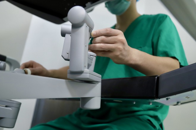 Kỷ nguyên mới của ngoại khoa ung thư: Đẩy mạnh ứng dụng robot trong phẫu thuật chuỗi ca bệnh khó- Ảnh 3.