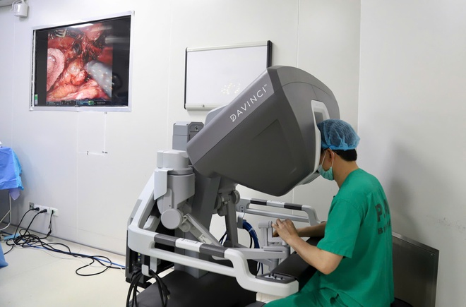 Lần đầu Việt Nam đào tạo phẫu thuật nội soi robot bài bản, thúc đẩy điều trị ung thư bằng công nghệ hiện đại- Ảnh 3.