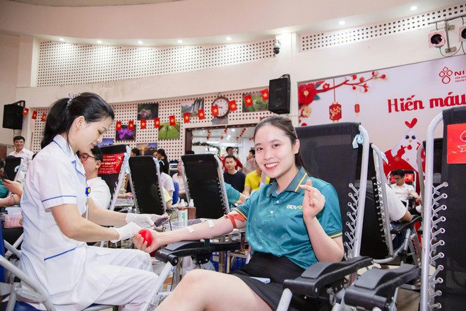 'Giọt hồng tri ân' lan tỏa nghĩa cử hiến máu của thế hệ trẻ trong tháng Bảy nghĩa tình- Ảnh 4.