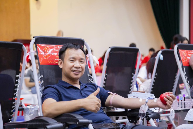 'Giọt hồng tri ân' lan tỏa nghĩa cử hiến máu của thế hệ trẻ trong tháng Bảy nghĩa tình- Ảnh 3.