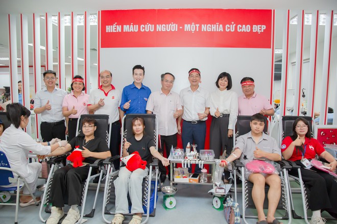 'Giọt hồng tri ân' lan tỏa nghĩa cử hiến máu của thế hệ trẻ trong tháng Bảy nghĩa tình- Ảnh 9.