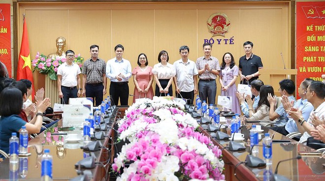 Kỷ niệm 79 năm ngày thương binh - liệt sĩ: Bộ Y tế tri ân Những người có công - Ảnh 7.