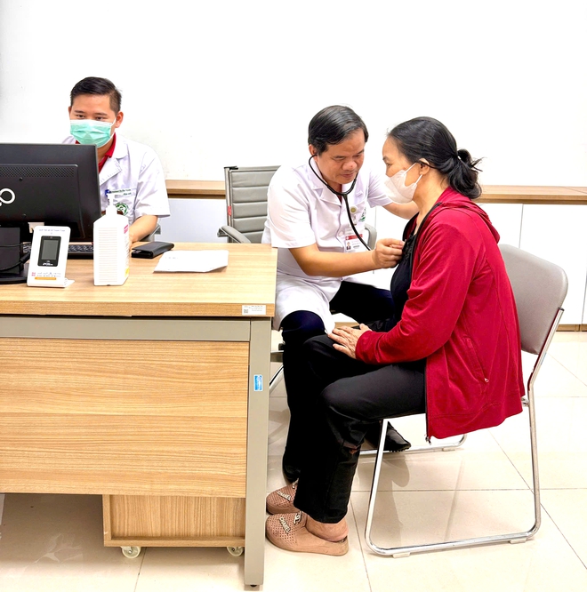 Mệnh lệnh từ trái tim thầy thuốc Bạch Mai và hành trình tri ân sức khoẻ 5.000 đối tượng chính sách ở Cố đô Ninh Bình- Ảnh 3.