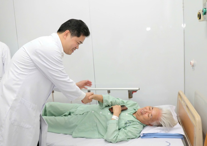 Bệnh viện Hữu nghị cần trở thành mô hình chăm sóc sức khỏe cán bộ hiện đại, chuyên sâu và chuyển đổi số toàn diện- Ảnh 13.