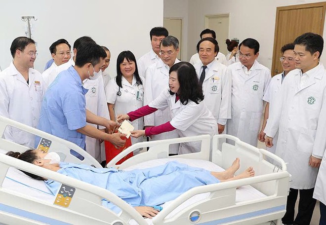 Thủ tướng Lê Minh Hưng thăm Bệnh viện Bạch Mai cơ sở Ninh Bình
- Ảnh 6.