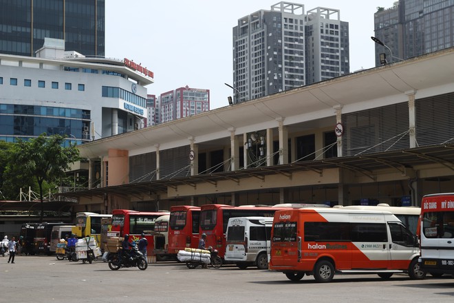 Các bến xe Hà Nội trước nghỉ lễ 2/9: Không để khách bị ép giá, nhồi nhét - Ảnh 3.