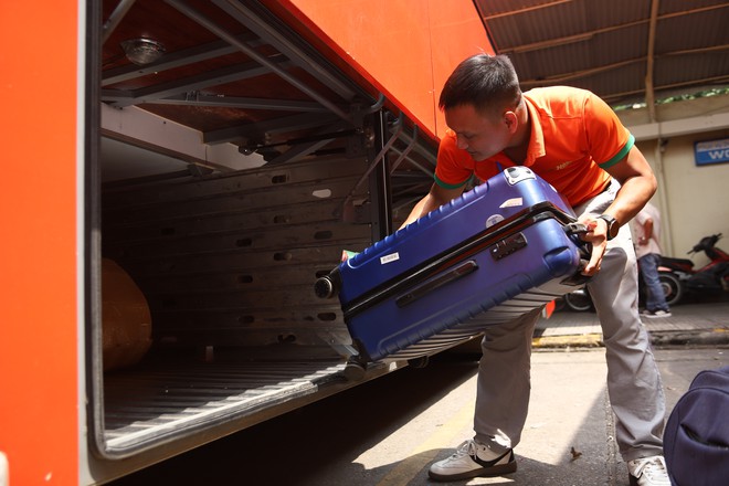 Các bến xe Hà Nội trước nghỉ lễ 2/9: Không để khách bị ép giá, nhồi nhét - Ảnh 5.