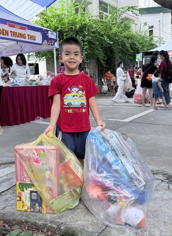 'Trung thu yêu thương' 2026: Để không bệnh nhi nào bị bỏ lại phía sau
- Ảnh 12.