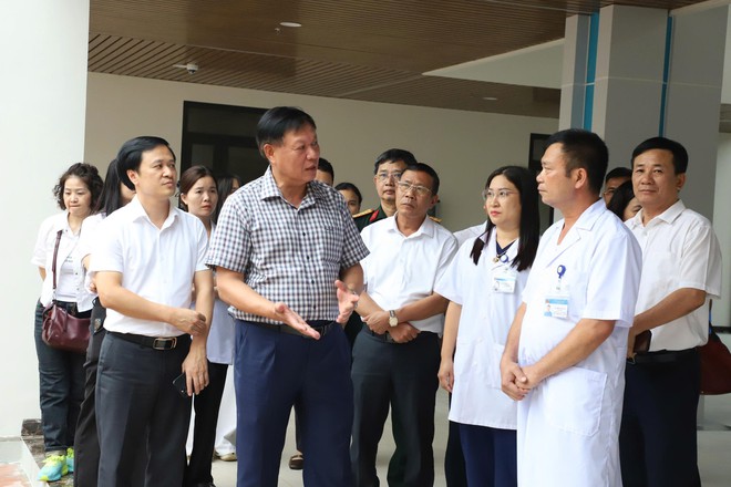 Thứ trưởng Đỗ Xuân Tuyên và đoàn Hội Cựu chiến binh Bộ Y tế tri ân cácAnhhùng,LiệtsĩtạiQuảngNinh - Ảnh 8.